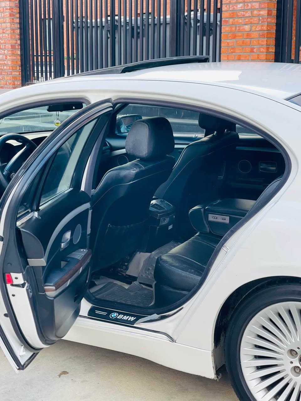 bmw 745i v8                              وات وات فرۆشتنی خێرا .سلاو لە هەموو لایەک  وات وات مۆدیل٢٠٠٥ ساغە مووس و براوە نیە فوول فوول مواصەفاتە داعمو لێدراو بۆیاخی نیە سەیارەکە لە رەسمەکان جوان ترە ٤ کوشن کارەباو هیتەر سلاید تەبرید سارد و گەرم مەزبووت بەصمە یەک هەفتەتە تاقمێ تاتەی لۆکم بۆ بەستووە هەموو کارەبای گیانی ئیشەکات  کۆدی ئاسایشی بۆ کراوە سعری ٥٥ گەلایە خوار بازار ژمارەی موبایل *********** شوێن   هەڵەبجەی شەهید   تکایە مووشتری نیت سەمان مە ئێشێنە لەگەل ڕێزو حورمەتم حلبجة, السليمانية
