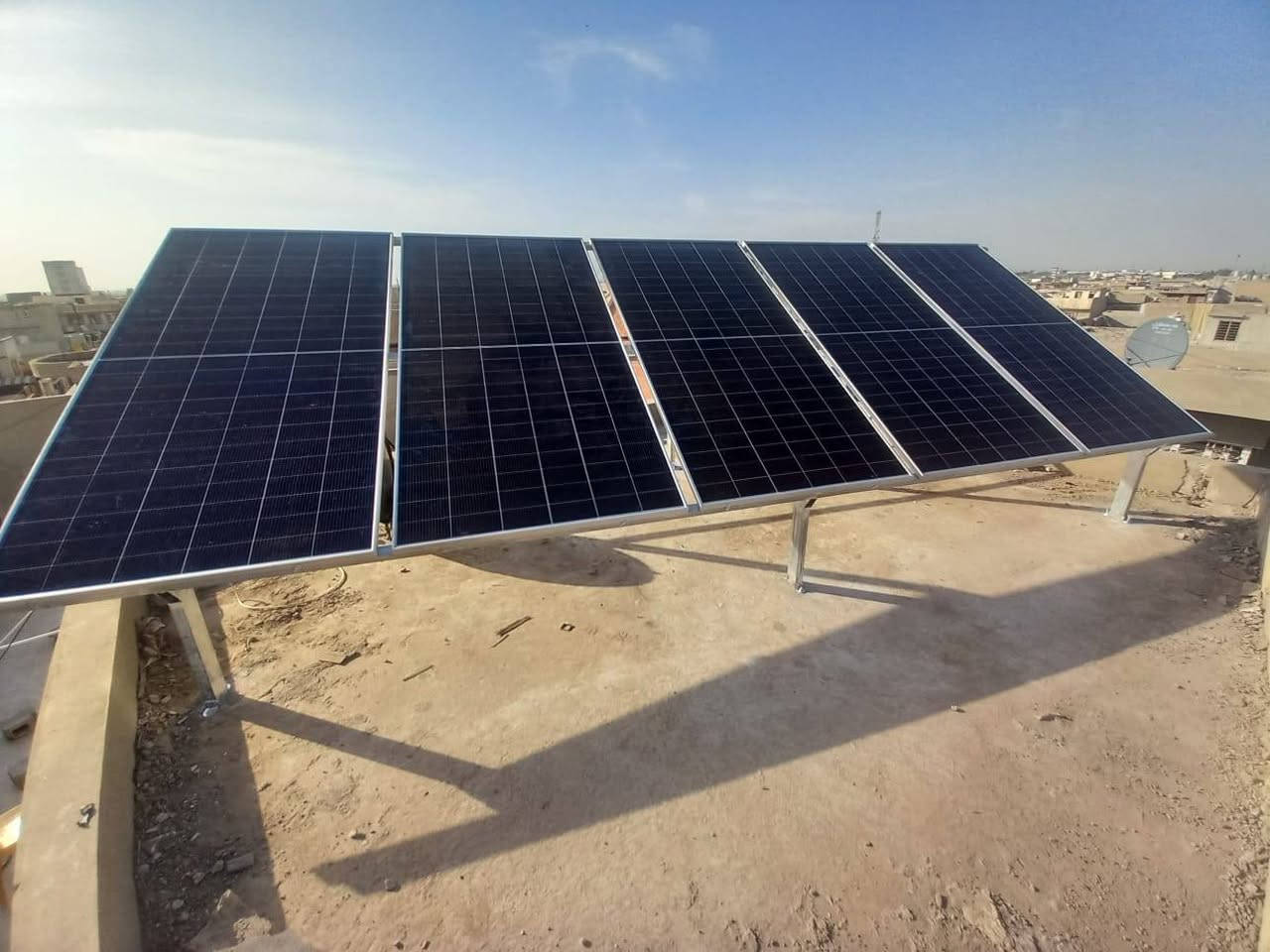 🚨  منظومة ضمن عرض الشركة في الموصل حي الوحدة من شركة الطاقة الذكية - ودع الكهرباء الغير مستقر 
اسم الزبون :طارق السيد 
المنطقة : موصل حي الوحدة 

📊 إنتاج المنظومة:
☀️  10  أمبير صباحاً
🌤  10 مبيرات مساءً

لماذا تستمر بدفع مبالغ كبيرة كل شهر مقابل كهرباء غير مستقرة؟
الآن يمكنك امتلاك كهرباءك الخاصة من الشمس مع منظومة موثوقة من شركة طاقة الذكية ☀️

⚡ منظومة شمسية قوية بمكونات أصلية وضمانات حقيقية:
🔹 انفيرتر 6 كيلواط SKE ضمان 2 سنة
🔹 بطارية ليثيوم من HZ  قدرة 5 كيلواط عدد 2 
✔️ ضمان 5 سنوات
🔹 ألواح شمسية 620 واط عالية الكفاءة ضمان 12 سنة 

💡 ماذا تعني هذه المنظومة لك؟
✔️ كهرباء مستقرة طوال اليوم
✔️ تقليل كبير في مصاريف المولدات والوقود
✔️ تشغيل الأجهزة الأساسية براحة
✔️ استثمار طويل الأمد لعائلتك ومنزلك
👷‍♂️ شركة طاقة الذكية
خبرة في نصب المنظومات المنزلية والزراعية والصناعية ومنظومات On-Grid
وكادر هندسي متخصص يضمن أفضل أداء للمنظومة.
📞 للتواصل والاستفسار: 
Korek : ***********
                                                  *********** 
Asia: ***********
Korek: ***********
🌐  www.taqa-smart.com 
☀️ استثمر بالشمس… وارتاح من همّ الكهرباء لسنوات.
#الطاقة_الشمسية #شركة_طاقة_الذكية #منظومات_شمسية #Sofar #Dyness

