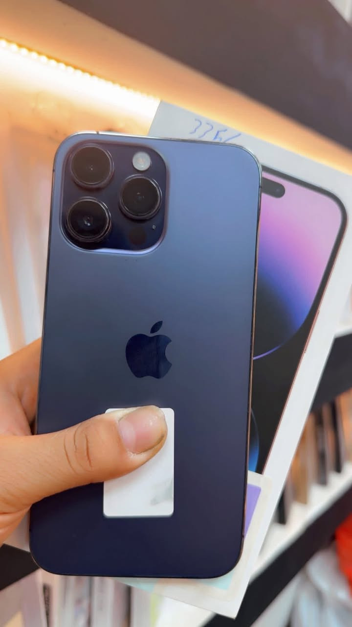 السلام عليكم
* ايفون 📲 14 برو ماكس 

* لون بنفسجي المميز 

* بطاريه 🔋 86 

* ذاكره 256 

* شرق اوسط عربي 

* ماستر AAA

* نموذج M 

* شخط واحد ما بي 

* واذا بي شخط واحد تاخذه بلاش

* مكفول كفاله عامه من فتح وتصليح وتر بروف 

* السعر /725وبي مجال بسيط كلش 

بغداد وموجود توصيل للمحافظات 5الاف

* شراي اتصل /***********

غير متواجد على الفيس بوك
