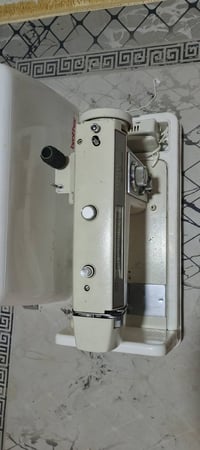 مكينة خياطة • نضيفه • النجف