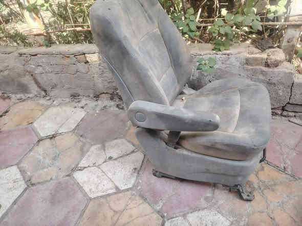 سلام عليكم
كشنات ستاركس عندي مال سايق ابو تجوه 
الرقم ***********
***********
