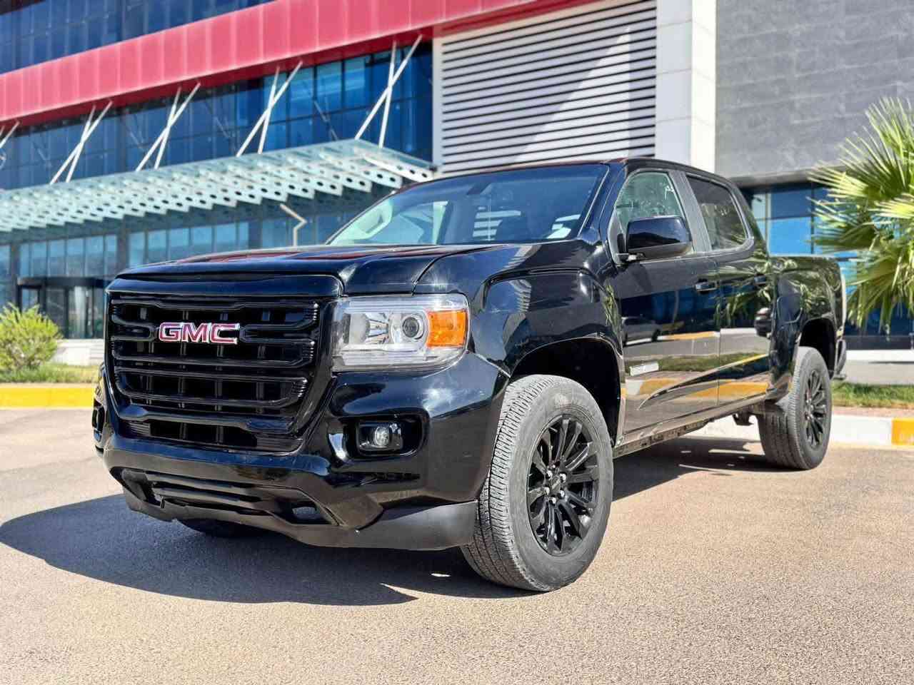 2022 GMC Canyon, V6
مكينة ٦ سلندر مرغوب
باب كبير وبودى صغير 
، بها قطعتين وشاصي فقط رصعة بدون معجون و بدون صبغ 
و سقف ب سبب كونتينر بيها كم مكان بس رصعة 
صورة حادث موجود ب منشور 

كشن كهربا ، 
كاميرا ،
جام كهربا
لايتات امامي وخلفي ليد
ماشية فقط ٢٦ الف
تحديد سرعة
ربع ما بها مصرف
تترقم شمالي وياها شهرين للترقيم 

مكانى رانيه تابع للسليمانة 
سعر :- ١٥٥$ بلاش
*********** - ***********
____________________________ 
GMC Canyon,  مۆدێل 2022
ده رگا گه وره و بودى كورت 

مەکینە 6 بستۆنی مەرغوب 

سەیارەکە دوو پارچەى بۆیاخە وشاصي قرنجي پيوه يه 

سه قفه كه ى به هؤى كونتينه ره وه كه ميك قه پ و قؤپى هه يه
تەنها ٢٦ هه زار ڕۆشتوە
کوشن کارەبا ، کامێرە ، جام سەحب ، ئاوێنە ئۆتۆ ، تەحدید سورعە، ئۆتۆماتیک
سەیارەکە یەک دینار مەسرەفی تیانیە هەمووگیانی بەشەرت
گێڕو مەکینەو تەبریدو بەناوکردن و غرامە هەمووی بەشەرت
دوو مانگی لەگەڵە بۆ رەقەم کردن
شوێن : رانیە
سعری ١٥٥$ وەرەقە

ژمارەی خاوەنی : *********** 
یان ***********
