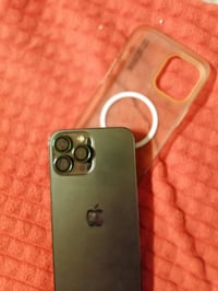 13برو ماكس نضافه 100 لون اسود بطاريه 77. سعر 675  07716718852