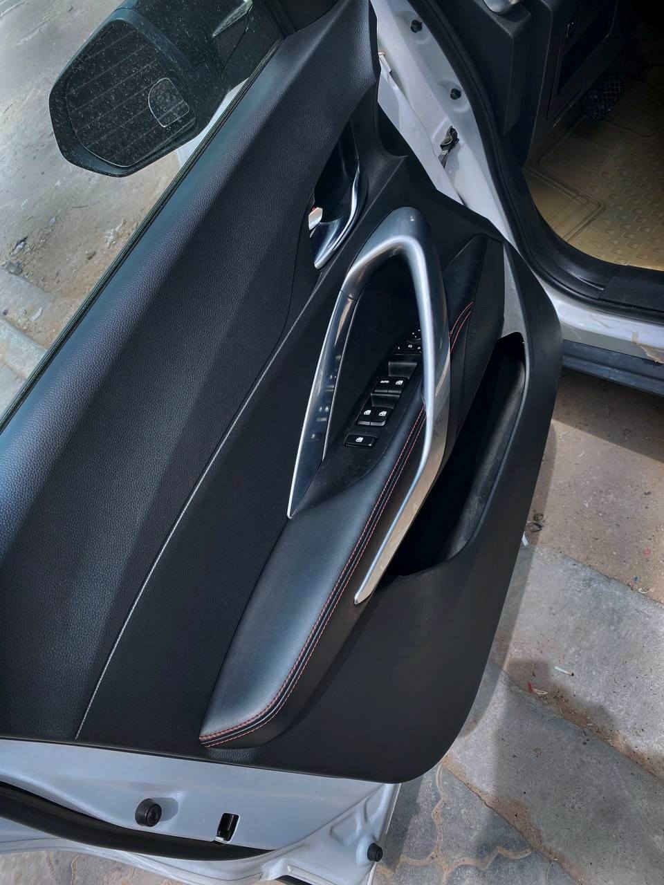 سياره شفر اجروف موديل 2023
وارد خليجي ٤ اسلنر ضربه باب خلفي راجع على بارد  رقم بصره اسمنه تحويل ثاني يوم سنويه 2030رقم انكليزي اسبير جديد مانازل على بارد محرك وكير مكفول من اي عطل سعر 135 وبيها مجال قليل رقم موبايل 
*********** 
عنوان البصره الزبير حي الصحفين البصرة, العراق
