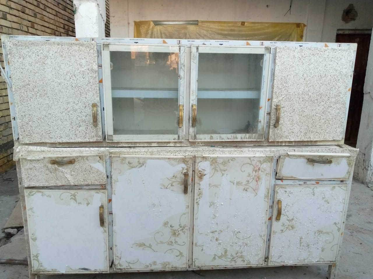 كاونتر وسنك مع كاونتر خانتين ماصورته نسيته 4 قطع مستعمله السعر 175 مكاني ناصرية حي الشهداء شارع النص واتس اب ***********
