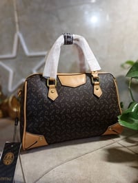 اكسسوار شخصي • معلومات ناقصة