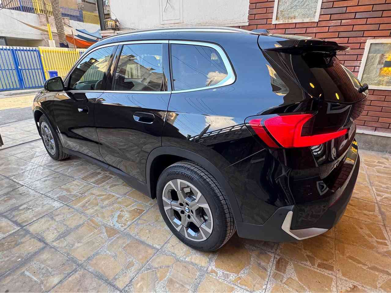 💰 السعر: 28,500 دولار فقط

📞 للاستفسار: ***********
العنوان / الدورة شارع ابو طيارة 

🔥 BMW X1 موديل 2023 – فول مواصفات حقيقية 🔥

🚗 العداد: 17,000  فقط
🚗 اللون الداخلي: أوف وايت فاخر
🚗 سيارة بحالة شبه جديدة جداً

⭐ أهم المواصفات والتجهيزات:
• Head-Up Display (داتا شو) عرض المعلومات على الزجاج الأمامي
• نظام 5 كامرات (360°) رؤية محيطية كاملة
• شاحن موبايل وايرلس
• نظام صوتي فاخر Harman Kardon
• فتحة سقف بانوراما
• باب صندوق خلفي كهربائي
• إنارة ترحيب عند فتح الأبواب
• إنارة محيطية داخلية متعددة الألوان (Ambient Light)
• دخول ذكي وتشغيل بصمة
• شاشة معلومات وترفيه كبيرة
• حساسات أمامية وخلفية مع كاميرا رجوع
• إضاءة LED حديثة
• مقاعد جلد أوف وايت فاخرة
• ستيرن متعدد الوظائف
• مثبت سرعة (Cruise Control)
• رنكات ألمنيوم أصلية

🟢 الحالة:
✔ بدون صبغ
✔ بدون تبديل
✔ استعمال خفيف جداً

🚗 سيارة نظيفة جداً وفول مواصفات، فرصة مميزة لعشاق الـ BMW.

📞 للاستفسار: *********** بغداد, العراق
