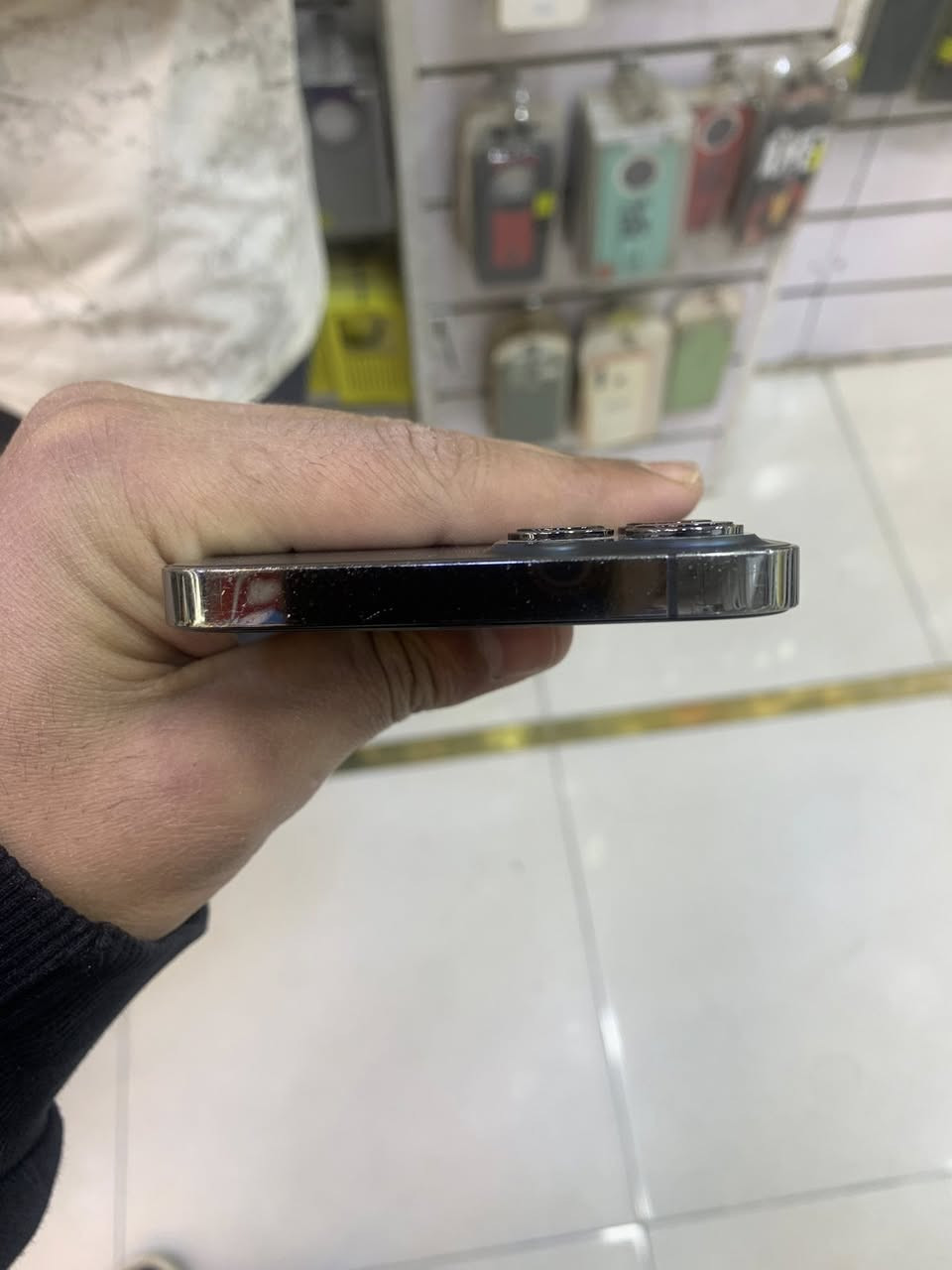 سلام عليكم للبيع ايفون 12برو ماكس ذاكره256بطاريه73  امبدل بس شاشه اصلي وكاله سعر الجهاز 350وبي مجال حك الجيه ***********
