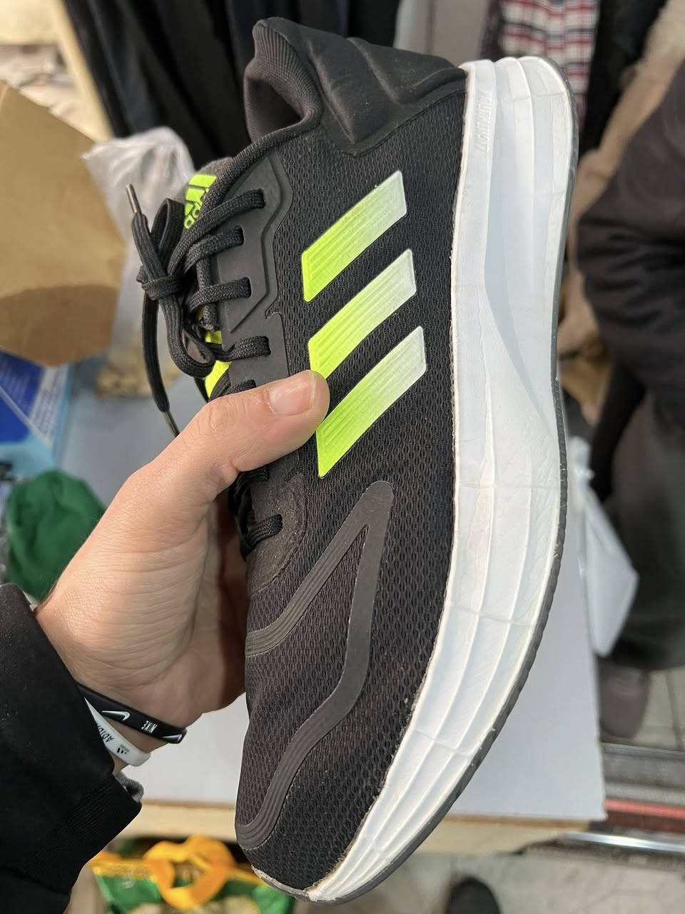 .
adidas 
orginal وکالە
size _45_29cm
نظافە %99
توصیل جمع
بالە مستخدم
***********
