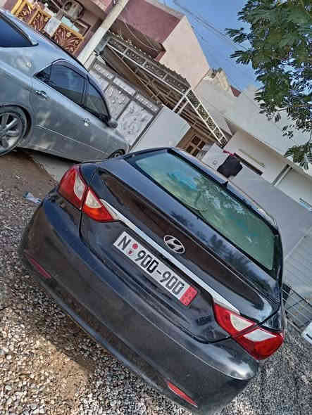 بەناوی خوای گەورە 
سۆناتا ٢٠١٣
موس موس 
بۆفرۆشتن و گۆڕینەوە 
بەشەرت گێڕو مەکینە و تەقەو ڕەقە
سەخفی بۆیاخ نیە 
حیزامیش نیە بە حیزام دەیفرۆشم 
سەیارەکە وردە مەسروفی تیایە لە ڕوی بۆیاخو جوانکاریوە 
موشتەری پەیوەندی کات لەخزمەتیام 
سعری ٤٧گڵاو مەجالی تیایە 
***********
 کەلار
