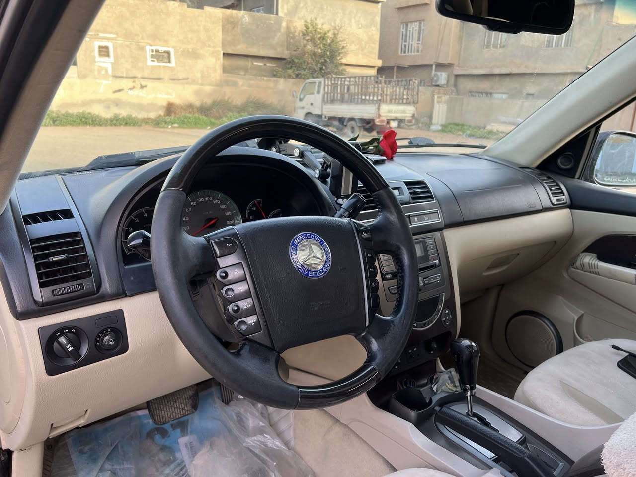 فئة ركستون  2014
لون اسود ملكي وداخل بيجي
رقم سليمانية بسمي تحويل ثاني يوم 
سنوية لل 2030 وهزة وبراد جديد 
خليجي 
بدون قطرة صبغ بدون حادث بدون ضربة كفالة والحمدلله 
محرك خراطيم 320 بعد لوك كارتون 
سبعة راكب ثلاث قطع تبريد 
تدفئة بلكشنات 
فتحة سقف 
كشنات كهرباء وخزن ميموري 
تخم تاير جديد باتري ومنضومة بانزين وادمة كامة 
لايت مكلف500$ عدسات متحركة 
صاج نضام فورويل خفيف وثقيل 
والسيارة استخدام شخصي ومتعوب عليها وبلحقيقة احلى من من الصور بهواي 

للتفاصيل اتصل عل رقم للبيع او المراوس 

***********
