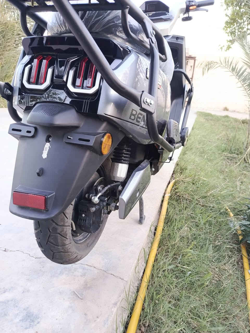 السلام عليكم دراجه شحن موديل 2025مستعمله صار شهر اذا مو اقل مكاني التاجي شارع المشاهده  ستفسار على الرقم ***********
