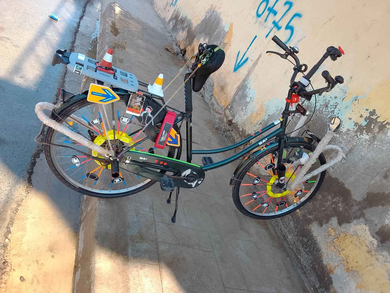 سلام عليكم
باسكل زيتوني شركةNA2💯
موديل 2015 ⚓
تايرات جوابة جدد 🗿
سرج قلاب ستان نص 🎭 
جنبزة فولل ابيع هوة ول الاغراض 🪙
بريكات وصفارة ♨️
الباسكل كبل للشارع 🛣️
مكاني ديالى كنعان 🚧
السعر 130وبي مجال 💲
بيع او مراوس ب دراجة شحن 🃏
الشراي يجي خاص ويدلل اعيوني الة 🖤🌹


**إذا كنت صاحب هذا الإعلان وتريد حذفه لأي سبب، رجاءا أرسل رسالة إلى الدعم الفني**