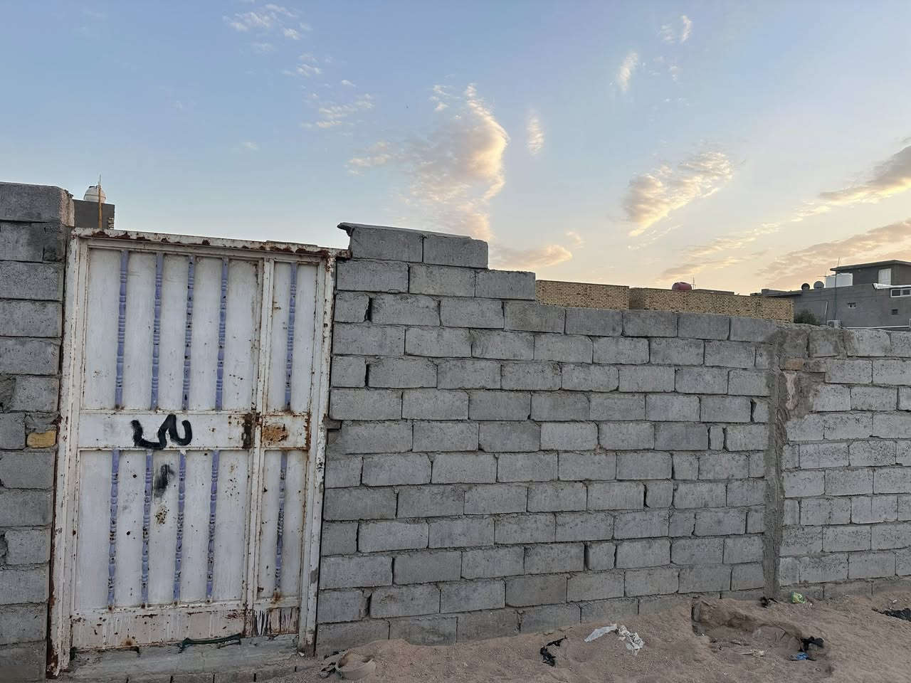 عرصه طايو زراعي سند ٢٥ 
المساحه ٢٠٠ متر 
الموقع : حي الامين شارع التنانير 
الواجهه ٨ م والنزال ٢٥ متر 
كافة الخدمات ماء - مجاري - تبليط 
السعر ٢٢ مع المجال 
للاستفسار الاتصال على الارقام التاليه او مراجعة مكتب الحولي للعقار مقابل باب الجامعه الخلفي 
***********
***********
