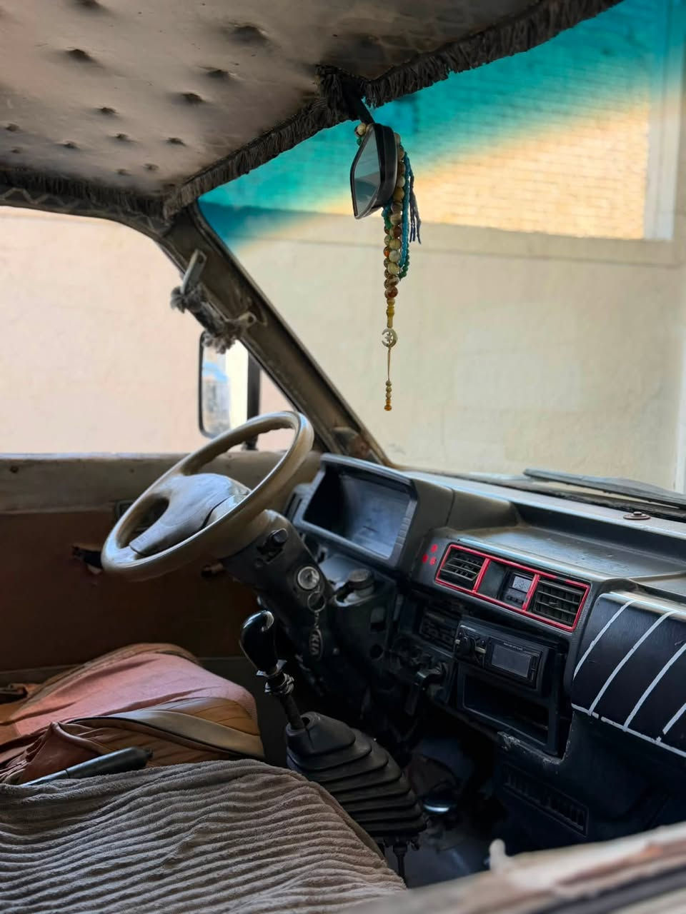 اعادة نشر بسبب الوعود الكاذبة بستا 93 كير محرك اكسل خير من الله تخم تاير جديد باتري جديد سنوية 2027 جاهزة من كل شي مو شراي لا تراسل ولا تعلق رجائاً  السعر 28$ 

***********
