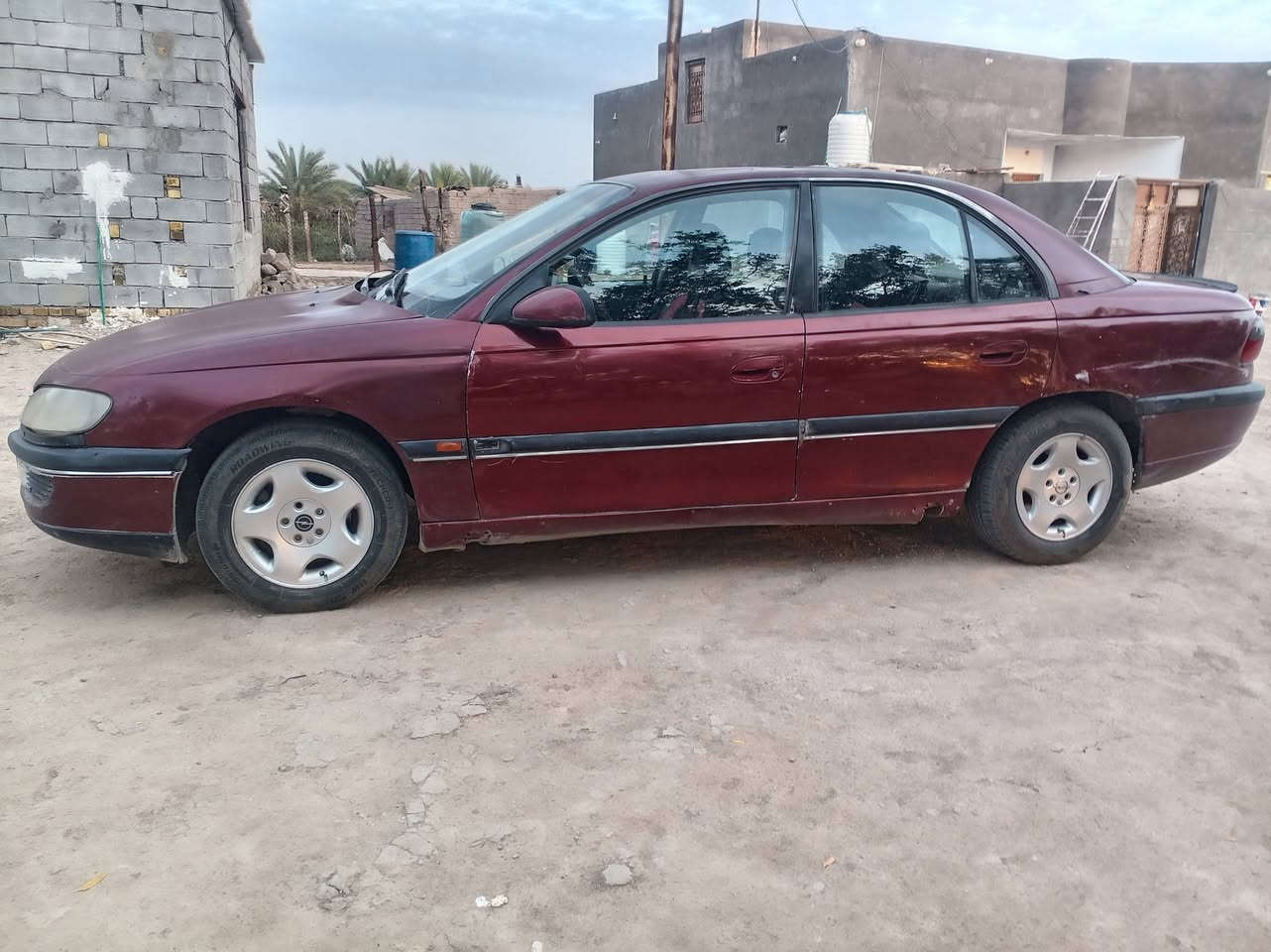 سلام عليكم ابل بزون البيع ٩٧ مكفولة محرك ففتي كيير شرط تبريد شغال سياره ماتخسر الف دينار سنويه جديده رقم انكليزي مكان سماوه *********** سعر 38
