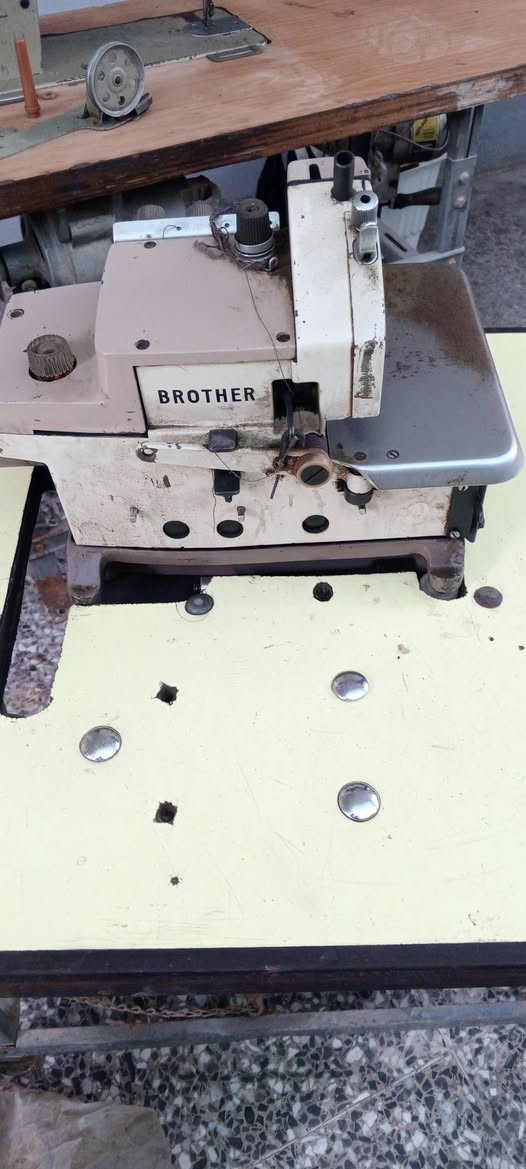 السلام عليكم يتوفر مكائن خياطه صناعي اثنين اوفر واثنين تكل. المكان البلديات .***********
