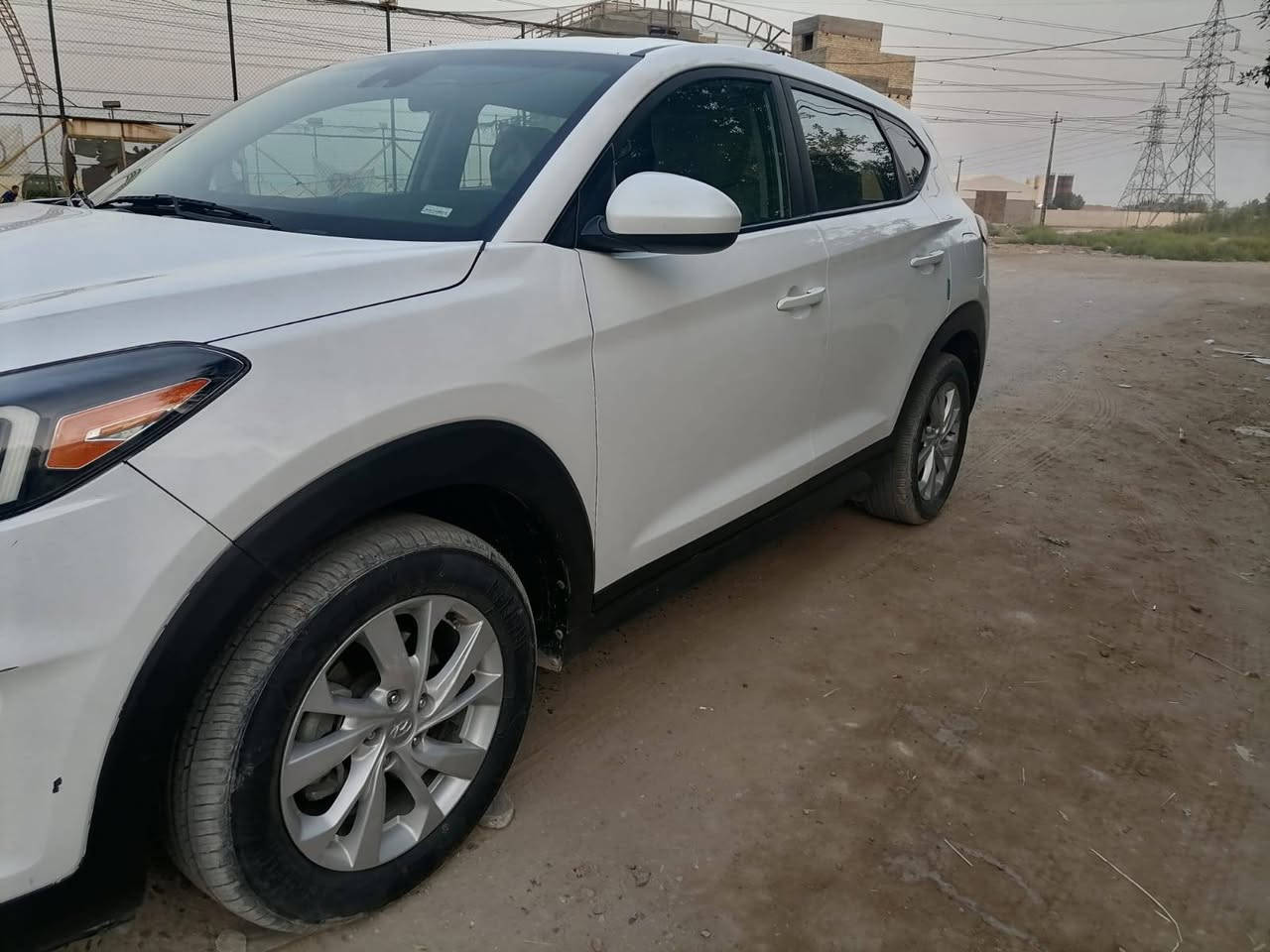 توسان 2019 وارد امريكي
حجم المحرك 2000 GDI
حادثه فقط خشم البنيد
بدون دواخل بدون صبغ 
بدون معحون دعاميه الاماميه ابلاديه 
رقم بغداد الجديد بسمي ثاني يوم تحويل
سيارة جديده عله ايدي جديده تبريده البلادي ثلج تخم تاير سيارة جاهزه من كل شي
مكفوله من كلشي تاخذه سونار يطلع غير شي تاخذه بسعر الي تريده 
مواصفاتها شاشه فول تحكات ستيرن 
اوتو هولد  سايد بريك بصمه
باقي مواصفات معروفه

مكان بغداد - دورة -السعر 148 وبيه مجال بسيط
رقم هاتف : ***********
