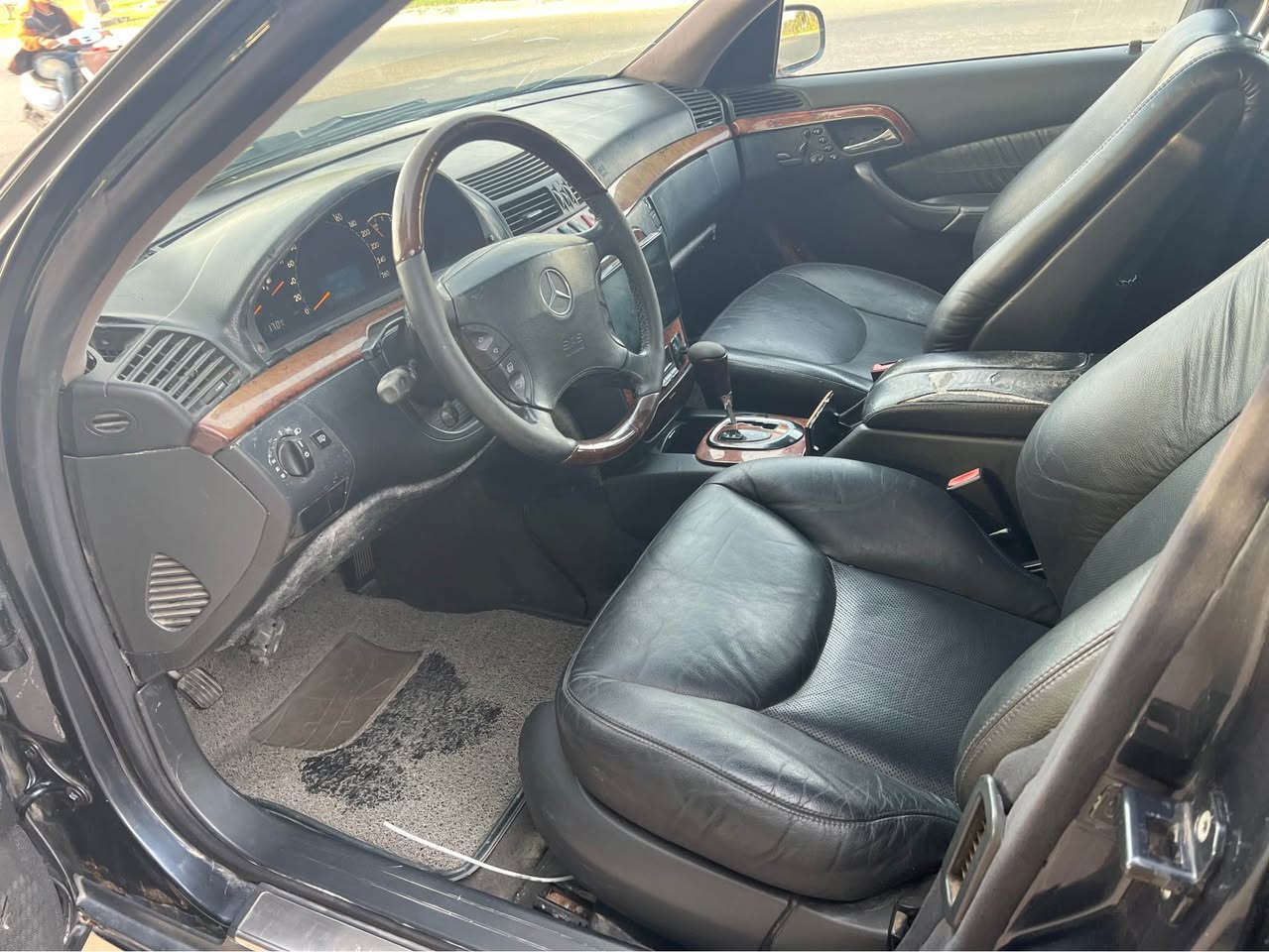 سلام عليكم 
غواصه للبيع
محرك 6 سلندر باب طويل
دبل موجوبلس
فول مواصفات 
رقم بغداد انكليزى
كير ومحرك علشرط
تدفئه تبريد شغاله
تخم تاير جديد
وباقي المواصفات معروفه
وجاهزة
بدون اي ضربه
مكاني كربلاء
*********** كربلاء, العراق
