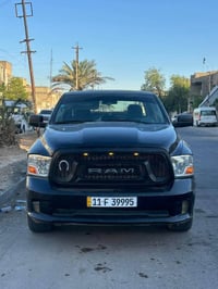 رام 2018 Big horn  حجم 1500  مكينة 5700 السيارة بدون نواقص گير محرك تب...