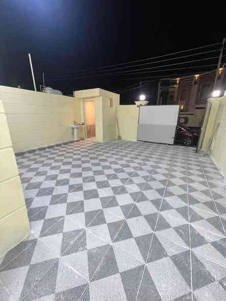 دارين تون مساحة كل دار 🏡200 م الوجه 6.66   النزال 30 شارع 15 القادسية شارع ابوعقرب
طابقين بناء زيرو 2025
                            الطابق  الاول 
👈 2 نوم  غرفه و  استقبال  سحب مغربي  و مطبخ   وصاله  و صحيات  نظام دفن  ومناور عدد 2 سقوف ثانويه ارضية بورسلين  گراج  سيارة 
                            الطابق الثاني 
👈2 نوم  بالكون لكل غرفه  و صاله  و صحيات سقوف ثانويه   ارضية بورسلين 
السعر 130 للدار  قابل للتفاوض للاستفسار 
خاص أو واتساب 
***********
***********
