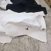 ارضية تسلا • اكسسوار سيارة