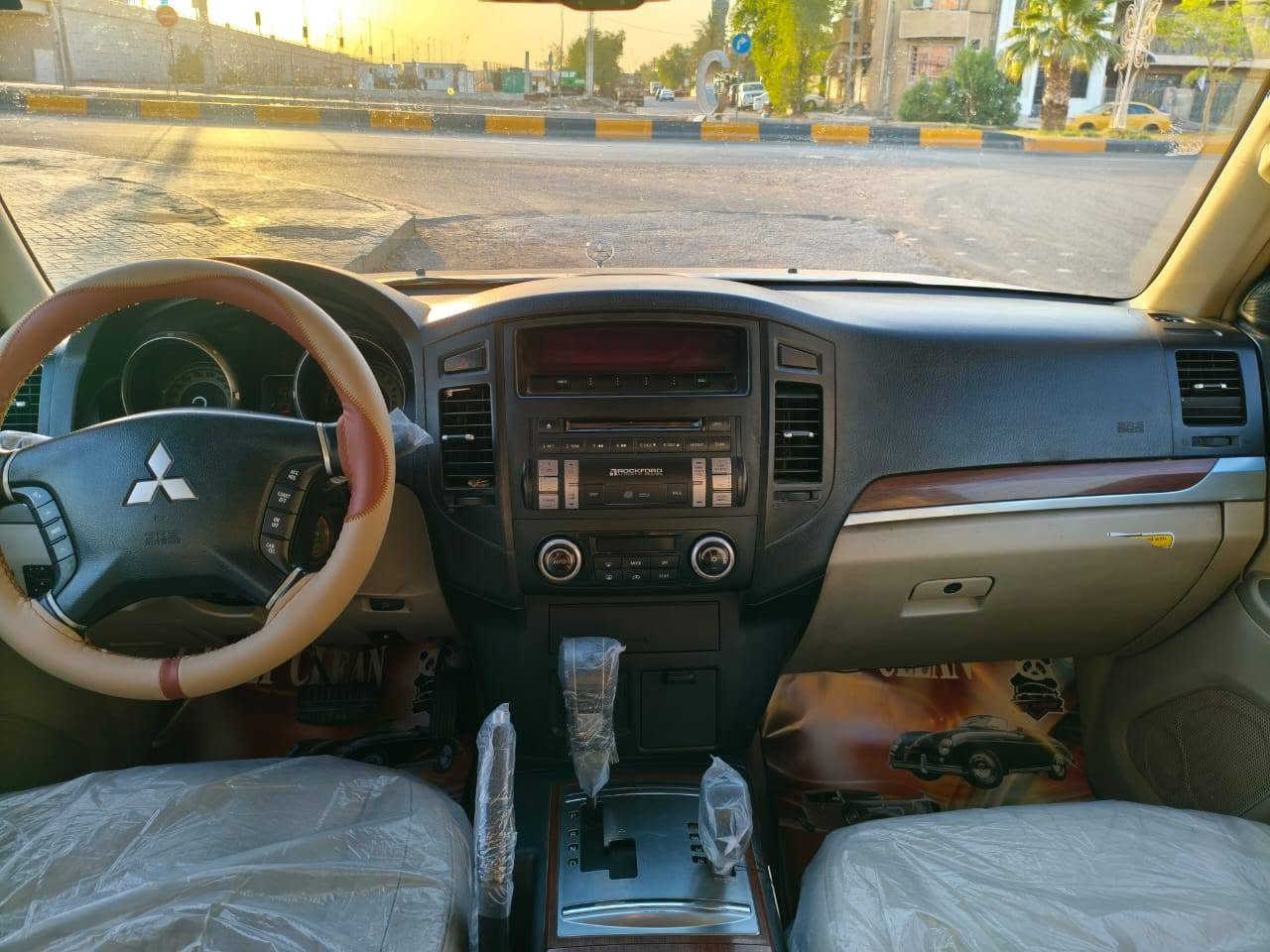 لام عليكم باجيرو حبتور موديل ٢٠٠٩ لبيع والمراوس حسب القناعه رقم بغداد نكليزي مكان سياره بغداد السعر ١٢٥ ورقه وبيه مجال  لاتصال ***********
