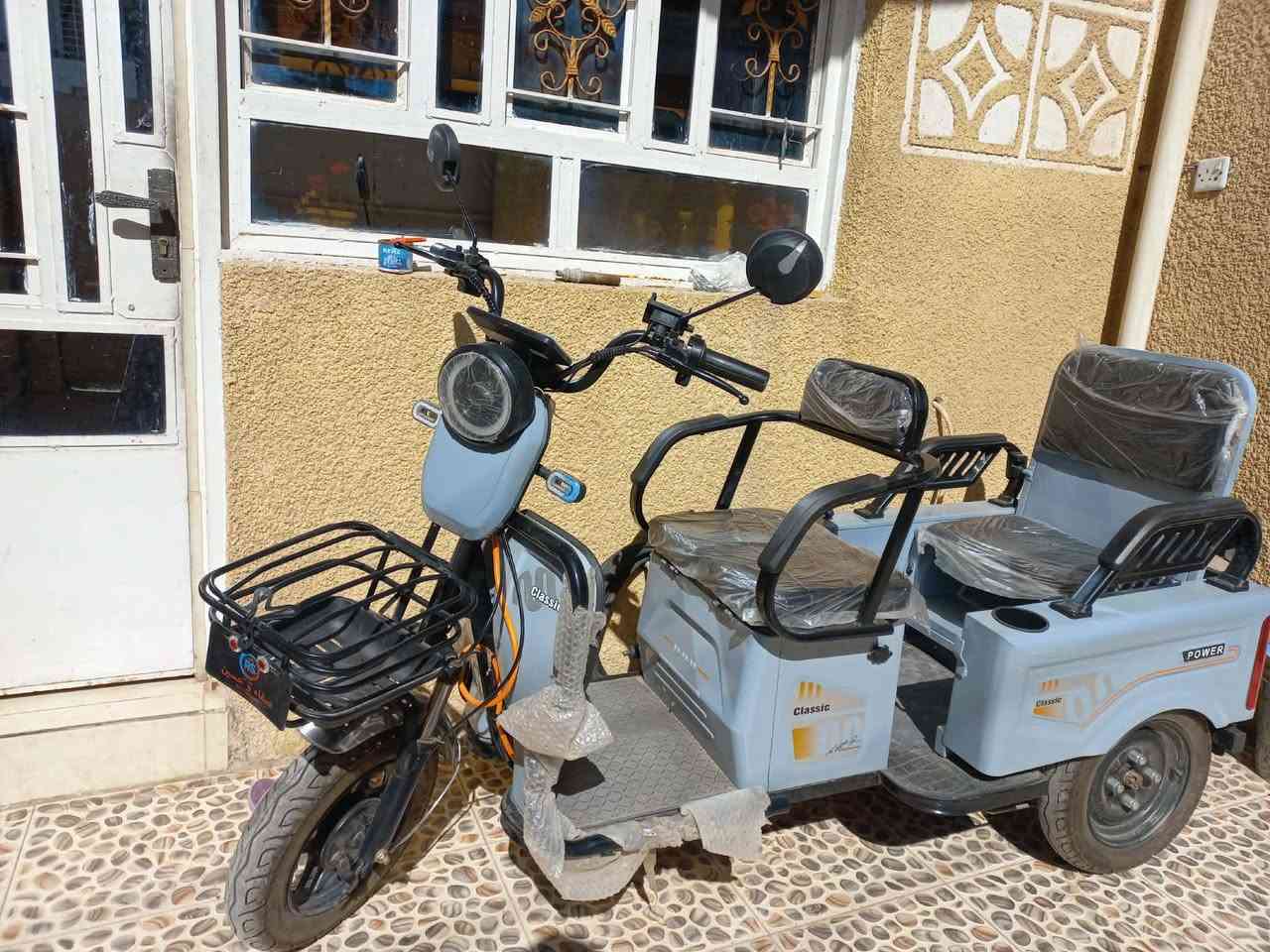 دراجة شحن ثلاثية للبيع
 موديل: 2026 
لون: سموك المُميز 
استخدام اسبوع واحد فقط علماً ان الدراجه ست بطاريات وليس خمسة 
السعر: مليون و١٥٠

‭0777 508 6470‬
