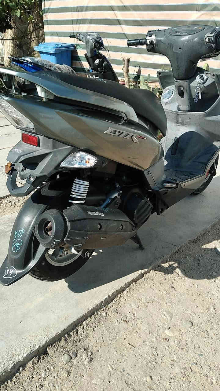 السلام عليكم دراجة GTR رمبة رمبة للبيع نازلة صار الهة تقريبا شهرين او 3 الدراجة شگد ما اگول جديدة جذب تجي تفحص وتشوف بعينك جيب احسن فيتر وتعال من مكينة او كهربائيات او كفر والصور تحجي مكاني بغداد الثعالبه  الهاتف اتصال او واتساب ***********🤍
