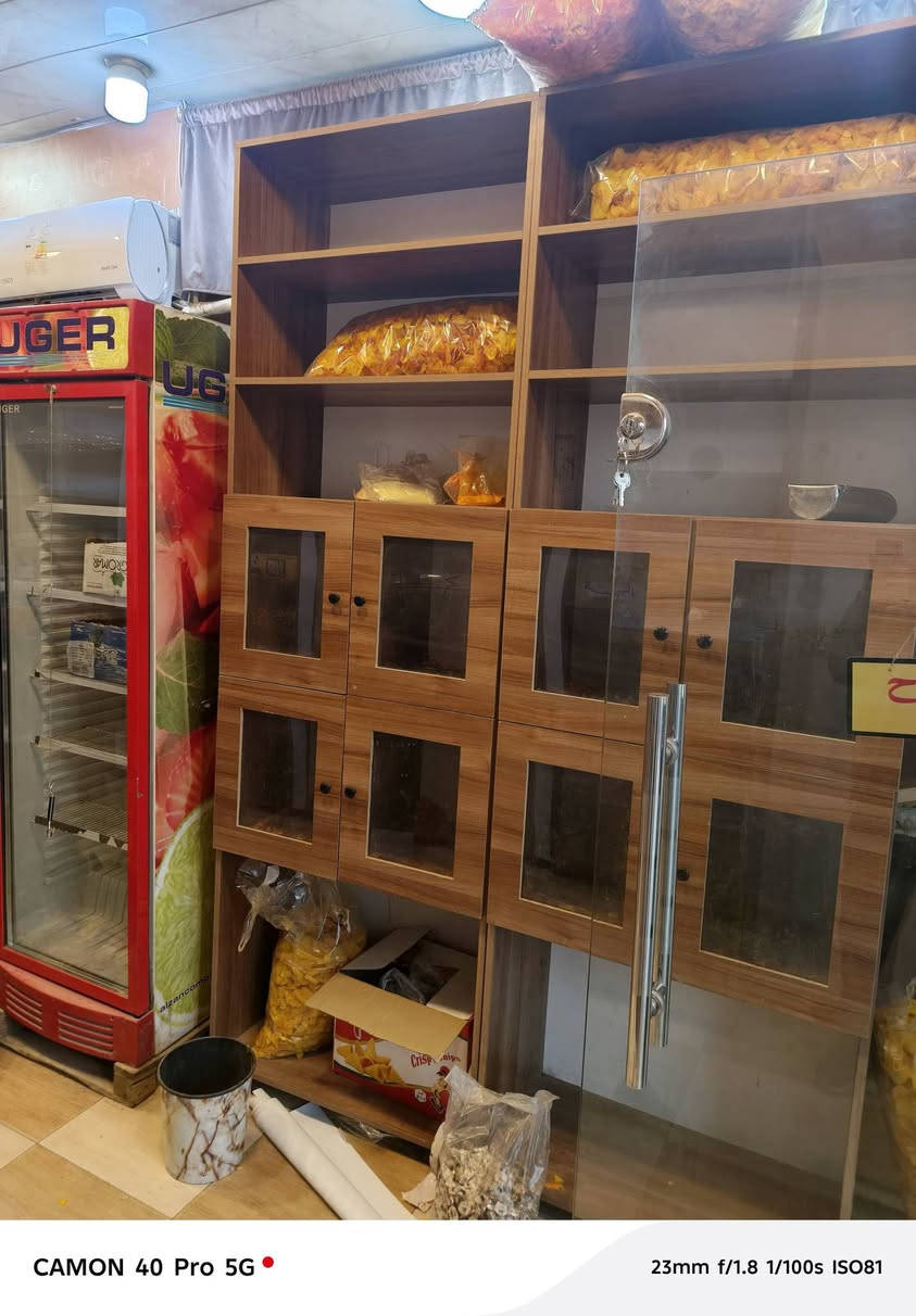 للبيع شلع حماصه حب مع عارظات ٢ مع رفوف كرزات ***********
