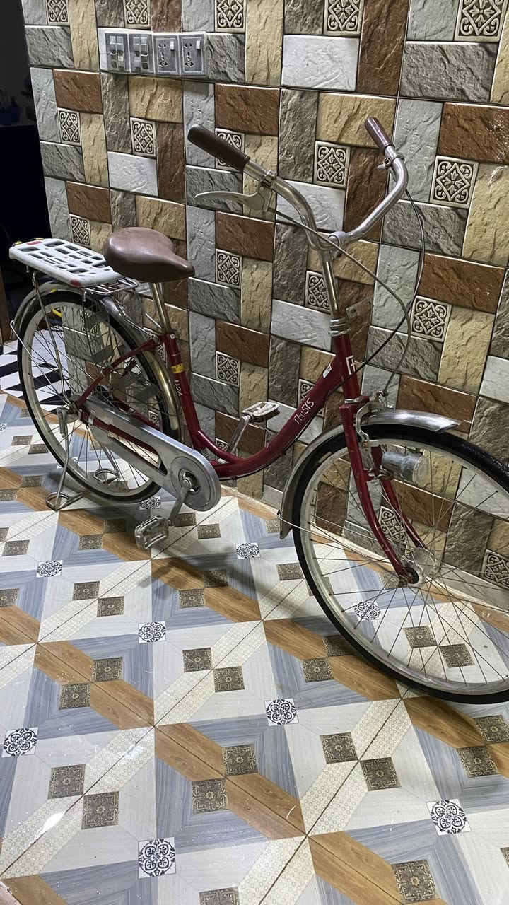 بايسكل للبيع حجم 26 ياباني 
نضيف و كلشي ما عايز 
الشراي يتفضل خاص 
او اتصال ***********
