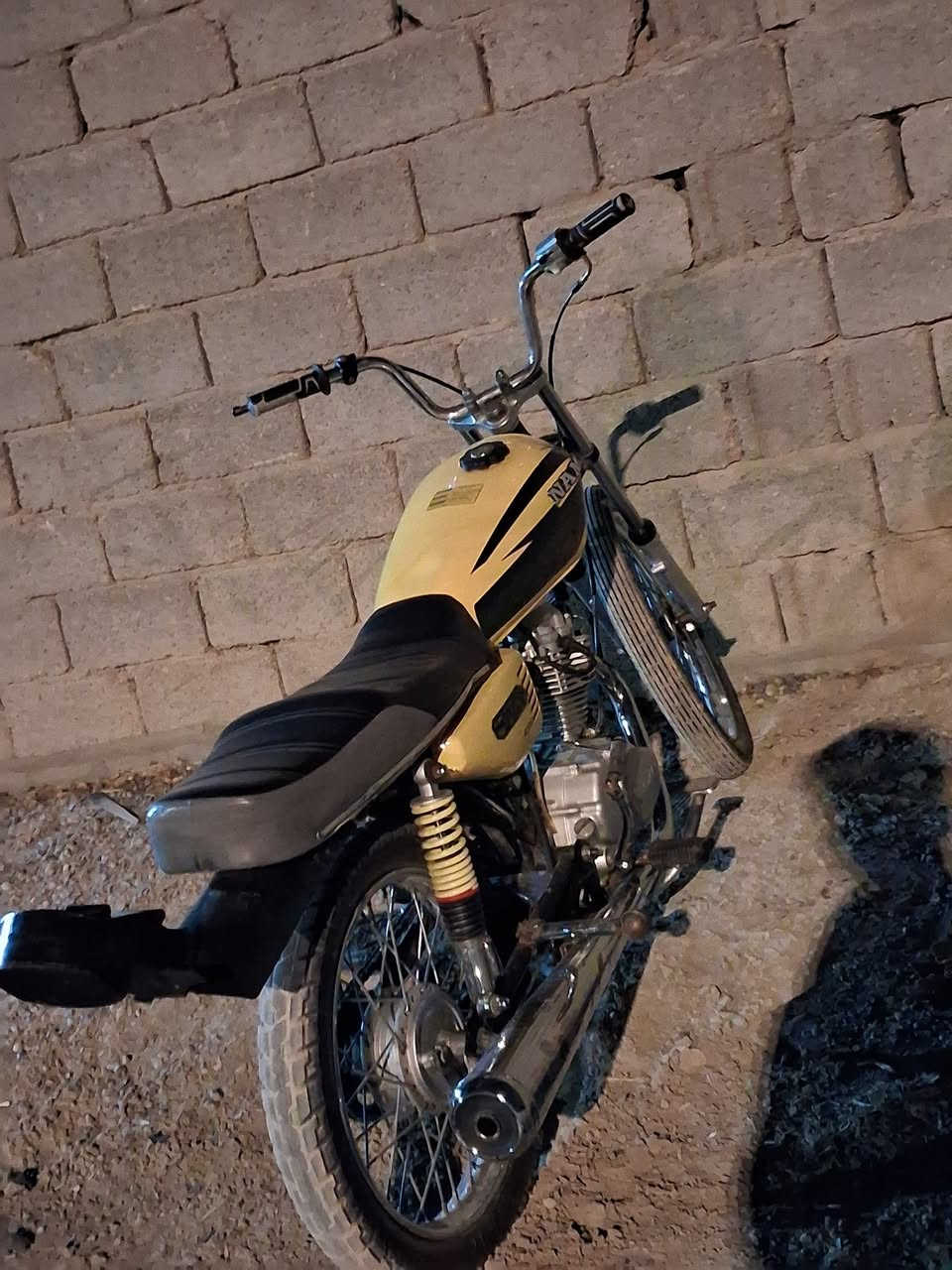 سلام عليكم  دراجه البيع نامه محرك 22 او شاصي 21 اوراق اصول 5 ووراق مكاني حله ورديه خارج الستفسار ***********
