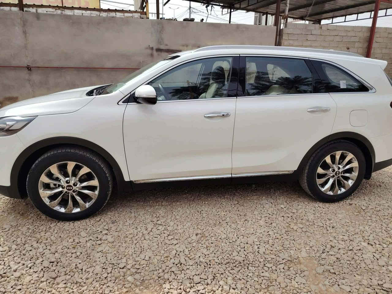 سورينتو موديل 2020 خليجي ماشيه 50 الف فقط بيع مستعجل
سيارة ثانوية مخليها للبيت نظافة 100٪ شرط نقطه ما بيها مكفولة كفاله عامة رقم بغداد سنويتها ما ساقطه السيارة على وضع الشركه برغي ما مفتوح بيها تجي و تشوف بعينك انضف من الصورة يشهد الله  سعرها 265 و بي مجال بسيط للتواصل واتساب او اتصال 
***********
العنوان النجف الاشرف
