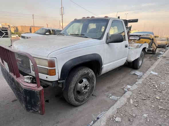 السلام عليكم للبيع كرين خاشوكه بهبهان 
موديل 1989
محرك 350 
كير عادي 5 نمر 
رقم بصره انكليزي الجديد هزه وتحويل جديد 
راعيها بغداد 
سياره جاهزه للعمل سعره 27 ورقه 
مكاني بغداد شهداء السيدية 
للاتصال ***********
لبلسنوية كرين
