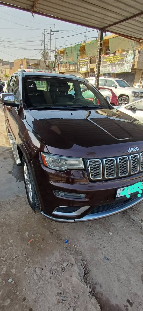 جيب سومت ٢٠١٧ فول مواصفات للبيع او مراوس حسب القناعه محرك صدر جديد حادث قبغ صندوق وتبديل بونيد فقط سيارة شعار كمركي  سنوية وهزه جديده تحويل ثاني يوم  سعر مناسب . ***********
