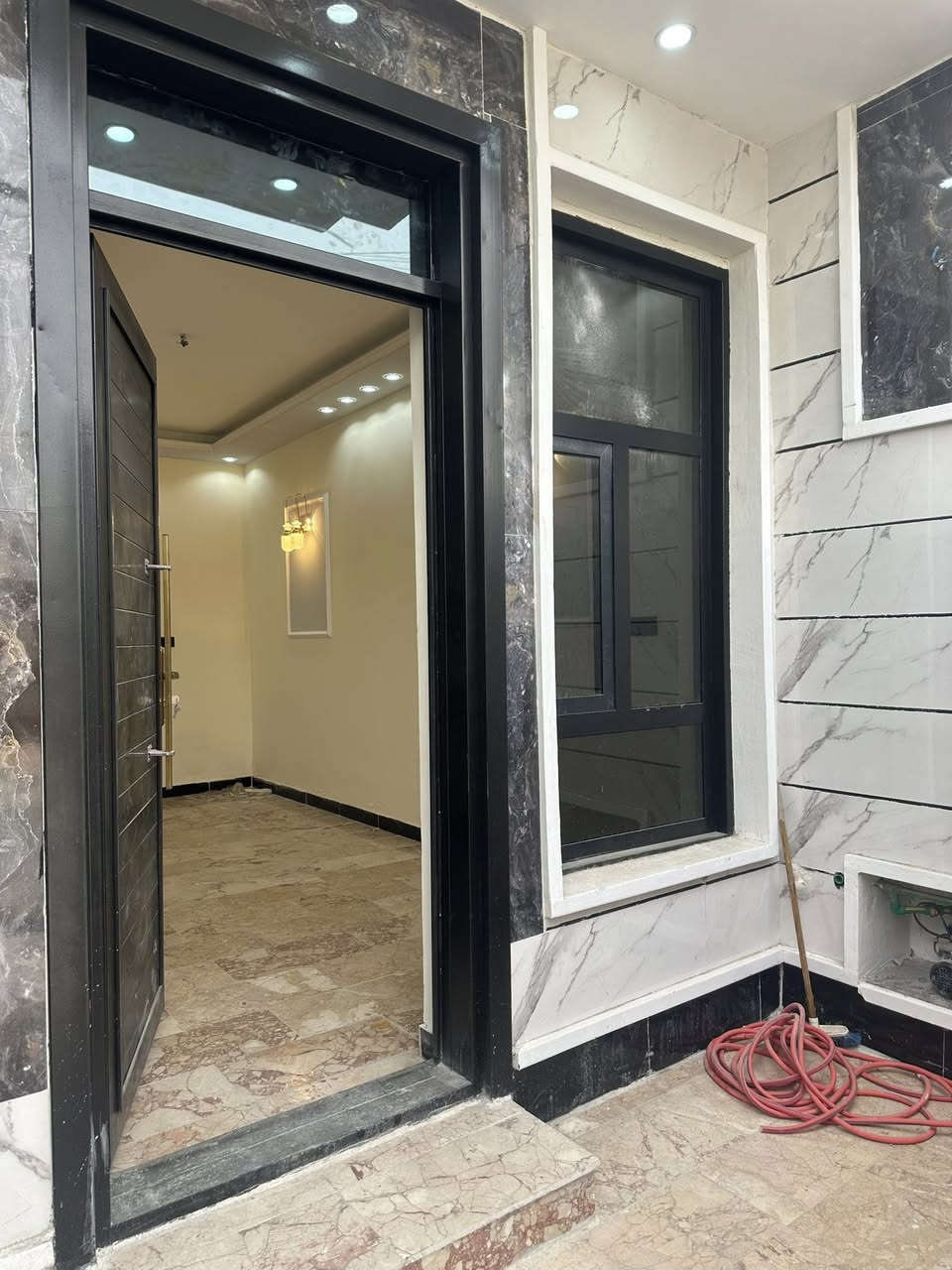 84 متر  مدخلين #للبيع
الموقع / حي العقاري ( الكويتي )
يحتوي / استقبال ومطبخ وغرف نوم عدد ٣ وخدمات 
ملاحضة ( مقابيل البيت تشجير ) 
للمعلومات اكثر مراجعة مكتب الاخوين 
***********
***********
