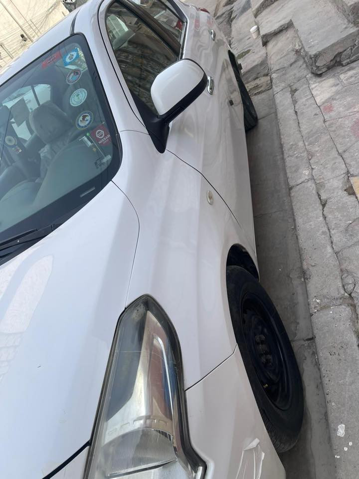 السلام عليكم نيسان سني هندي بليته الزركه  2018مكفوله من الصبغ والطخه ما عده شبر بلجاملغ الأمامي الأيمن بارد
مكينه كير مكفولات صدر امامي خلفي جديد باتري جديد تايرات جديد رقم وهزه جديد السياره كامله اي نقص مابيه 
سعر 105 بيه مجال مكاني بغداد الشعب شارع الأسواق المركزيه رقم ***********
