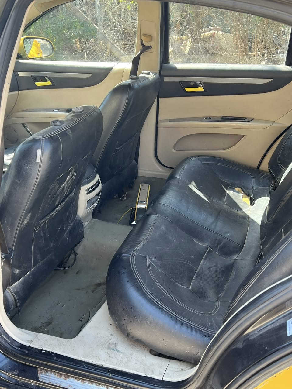 (سعر 3 ملاين ونص) فقط بسمي 

سلام عليكم للبيع برينس2011 بسمي تحويل ثاني يوم رقم بغداد الماني كير محرك تحوير كامل ونجي ياباني 4 سلندر اقتصادي  كير ومحرك جدد مكفولات سيارة على وضعها شوف لعين مابيها نقص ضربتها من الصندوق ومصلح 

عنوانها بغداد الكرادة 

سعرها (3 ملاين  ونص )

للاستفسار  ***********
