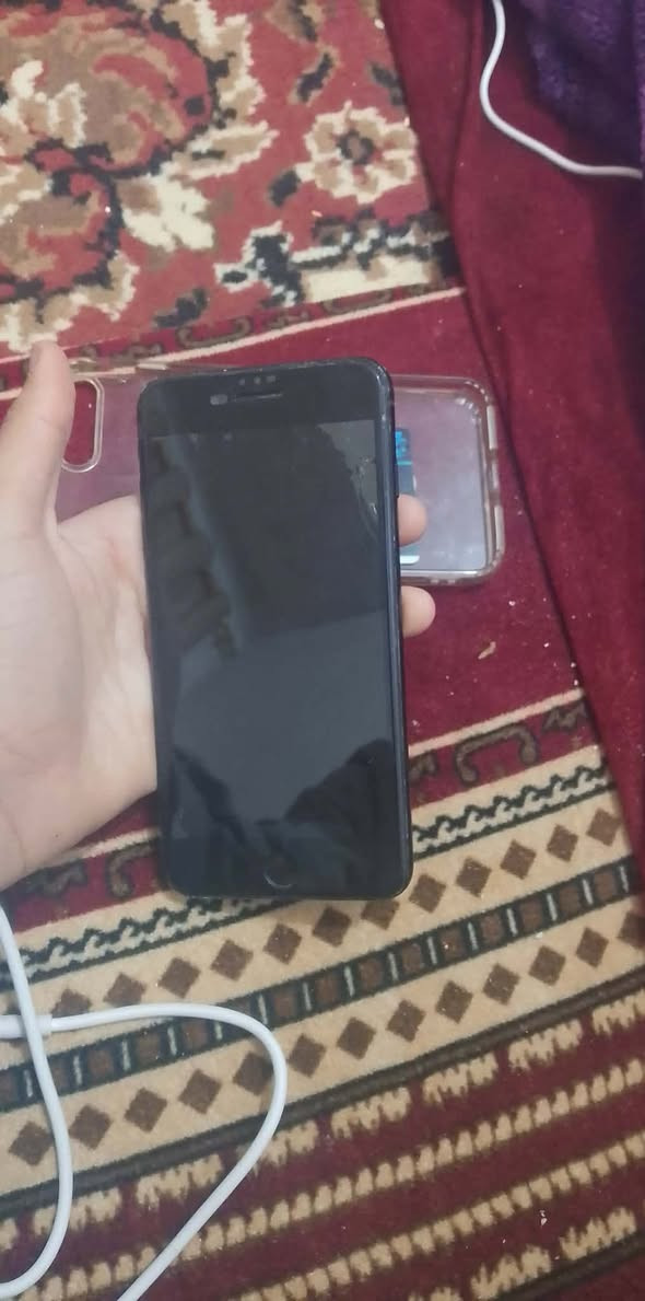 السلام عليكم ايفون 7بلاص مبدل بطاريه100 فقط ذاكره 128 بي شروك بل جام ماياثر عل لمس السعر 75وبي مجال يرهم مراوس شعندك جهاز نزل الخاص مفتوح حياكم الله ذ***********
