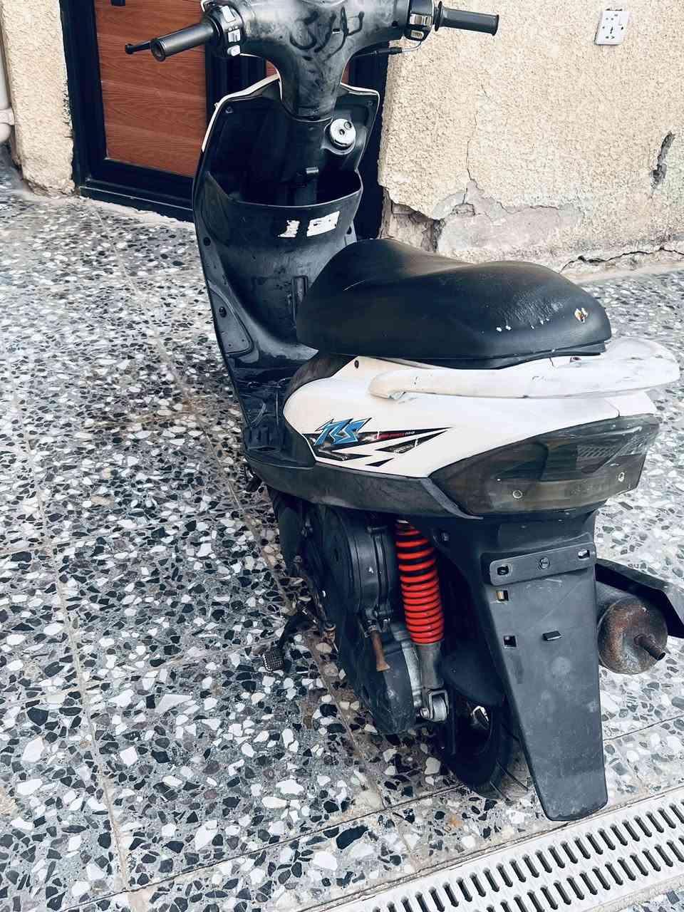 سلام عليكم عندي دراجه ماكس دراجه كلش نظيفه ومبدل كلشي جديد كلاجات جديده وفلافات بوشه وبستم جديده كهربائيات كلشي شغال سلف هندر السعر 600المكان بغداد شهداء لبياع ***********
