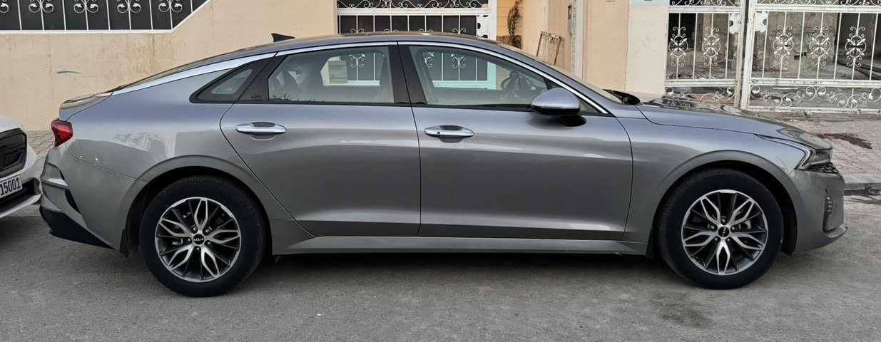 K5 خليجي اگدال رقم اربيل 2023
كير محرك بارد صبغ تكحيل كله مكفول 
السيارة فول1/1 بانوراما حساسات كشن كهرباء وتدفئة صندوق ذكي محركها 2.0 دوش ماشية 39.000Km نضيفة ومابيها اي مصرف مكانها اربيل 
200 سعر وبي مجال
***********
موجود واتس اب
