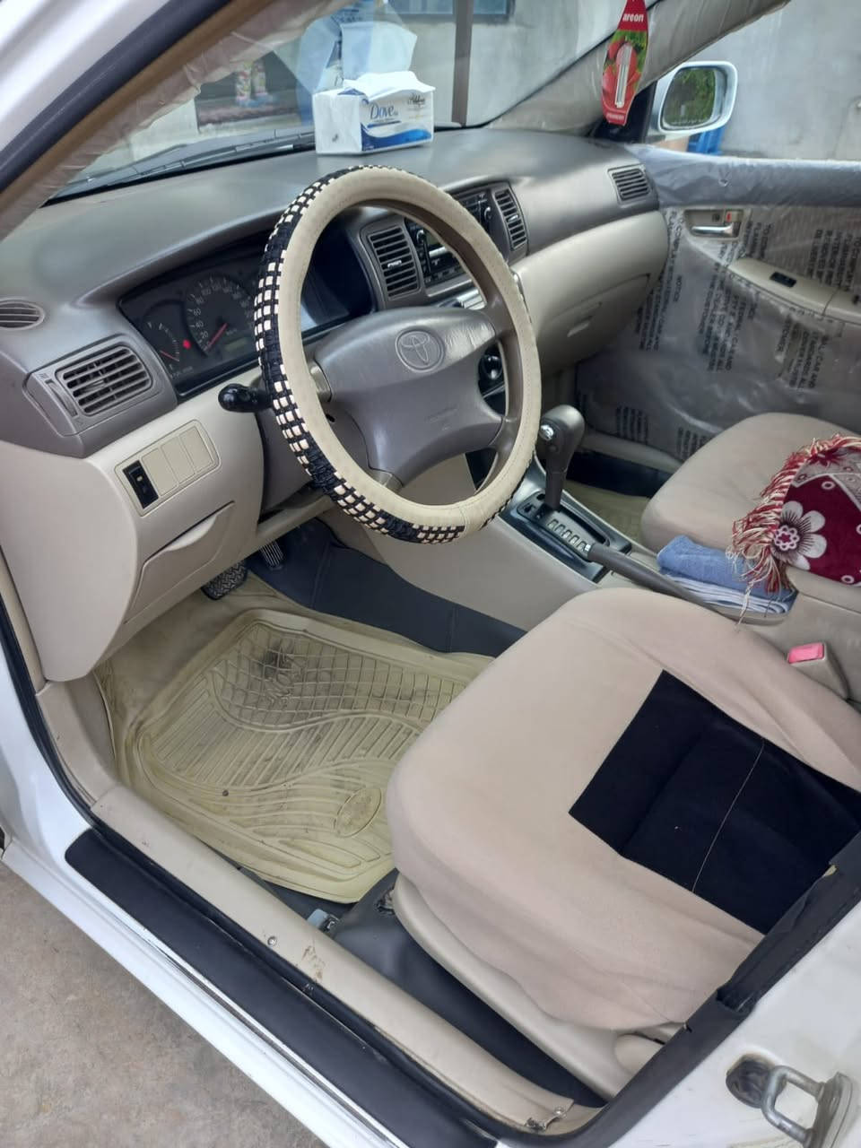 السلام عليكم للبيع                                                             كورلا بيكاتشو٢٠٠٦ رقم بغداد الماني شرط التحويل سنويه جديده
محرك ١٦٠٠ شرط 
السياره خليجي 
كير شرط 
سياره بيها صبغ بين البابين بدون ايي دواخل شرط 
صدر شرط 
كهربائيات كلها شركه
اربع جام كهرباء 
لايت عالي زينون 
السياره جديده ماعايزه ربع 
السعر ٩٥ وبيها مجال 
مكانها بيجي 
اللاستفسار 
***********
***********
