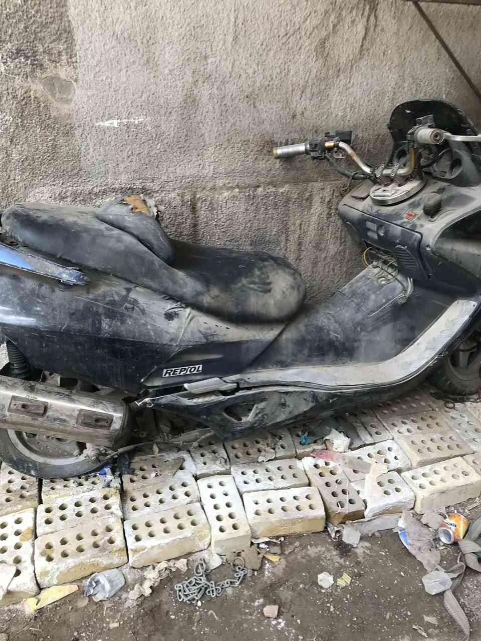 مجموعه دراجات طافيه  اسعارهن مناسبه شغالات بس متروكات ابيع ع وضعهن الي تخدمه يتفضل خاص او يتصل *********** مكاني المنصور
