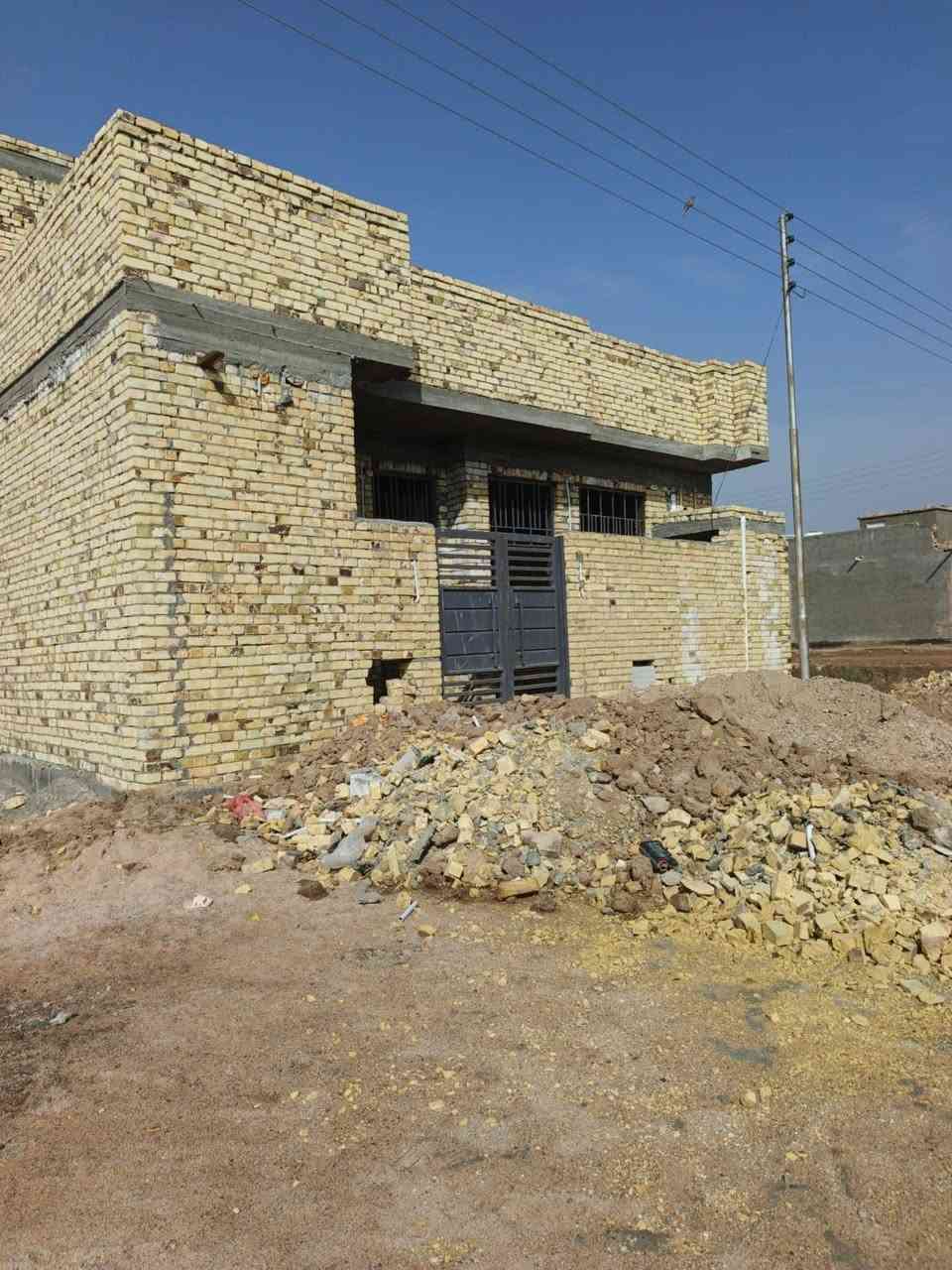 السلام عليكم هيكل للبيع 100 متر مربعه بصف ركن 10×10 سند 25 شبة كامل طابق واحد عوزة فقط ارضية او لبخ دواخل شبة كامل ماي مجاري كهرباء  منطقة حجي حسن الثانيه الجمعيات ال ٤سايدات قرب ثيله ابو علي  للاستفسار***********
