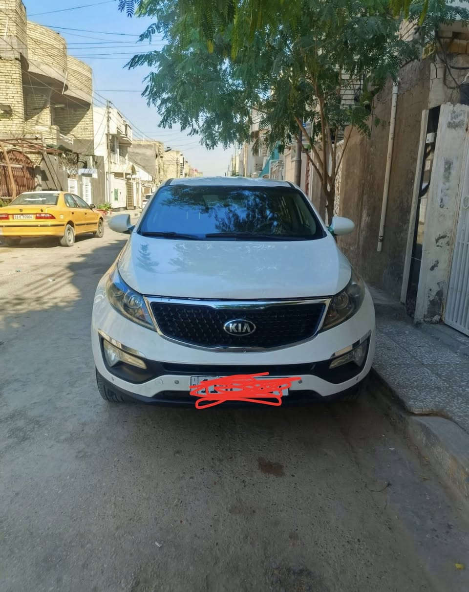 كيا سبورتج موديل 2015  
وارد امريكي مكفولة من الصبغ 
حادثها شباك الامامي  وبارد  بلبنيد علة كد شبر 
مكانها بغداد. رقم بغداد دولي تحويل ثاني يوم 
سعر 137 واكو هيج سعر  بدون صبغ السيارة 
مكينة كير صدر كارتون. تبريد ثلج
***********
