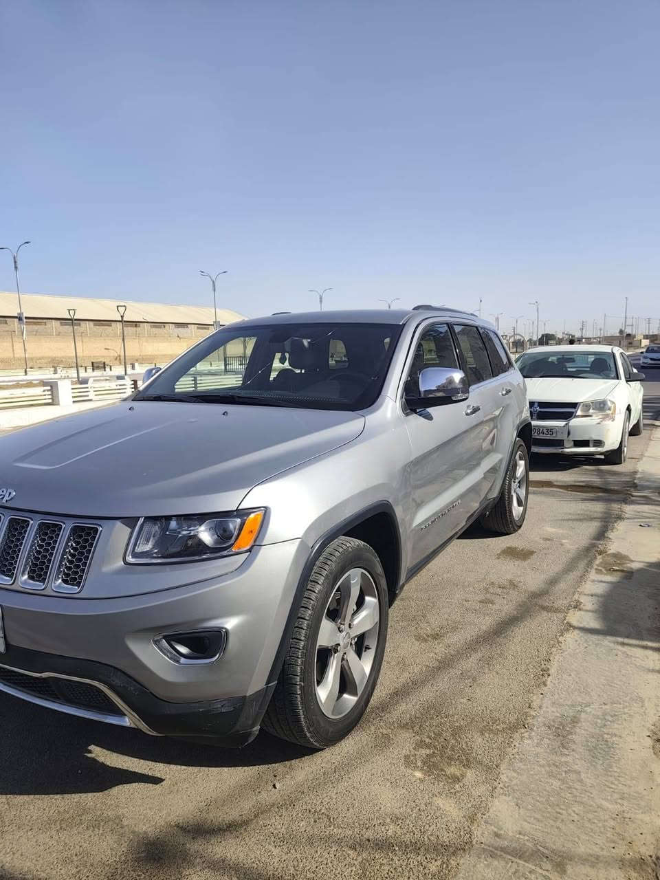 جيب كراند شيروكي 2015
رقم واسط الماني
فئت لمتد
مواصفات فول عدا الفتحه
محرك كير جديد 
حداديه جديده 
تخم تاير جديد 
السياره كامله اي نقص ما بيها ونضيفه كلش لان ما متعوبه
حادث امريكا بنيد وجاملغ  ومشدود نفس الون ما بيها صبغ 
السعر 205 وبيها مجال بسيط
للاستفسار اتصل على الرقم 
*********** غير متواجد على الفيس اي اسفسار اتصل
