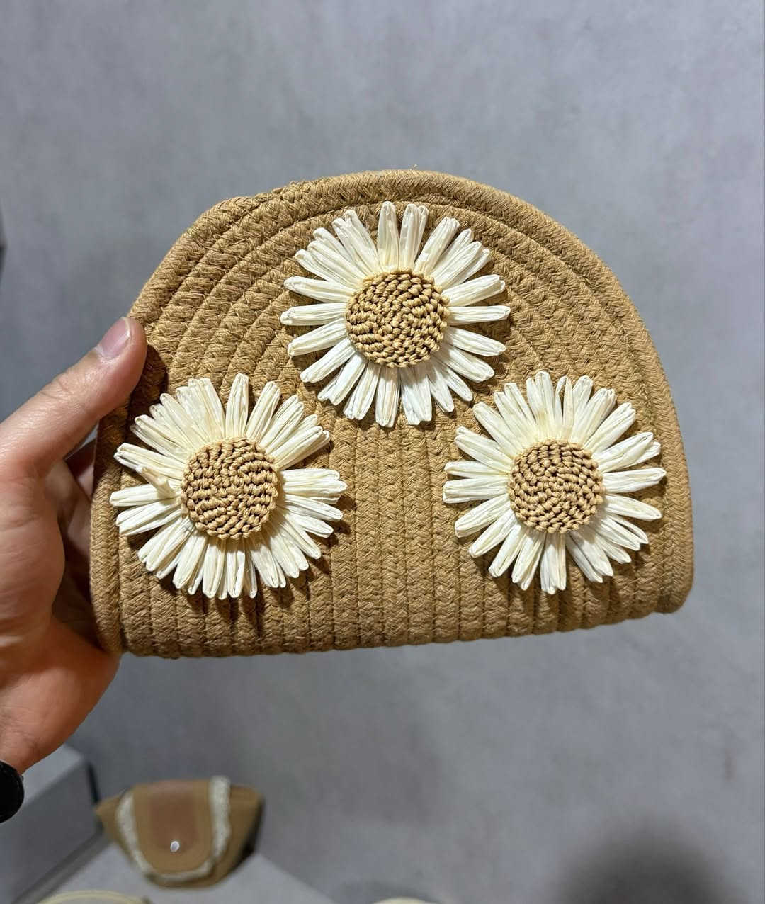 جنطة خوص نسائية كوالتي جدا عالي 😍
متوفرة ب 10 موديلات 
الدرزن 12 قطعة 
https://t.me/waka45r


**إذا كنت صاحب هذا الإعلان وتريد حذفه لأي سبب، رجاءا أرسل رسالة إلى الدعم الفني**