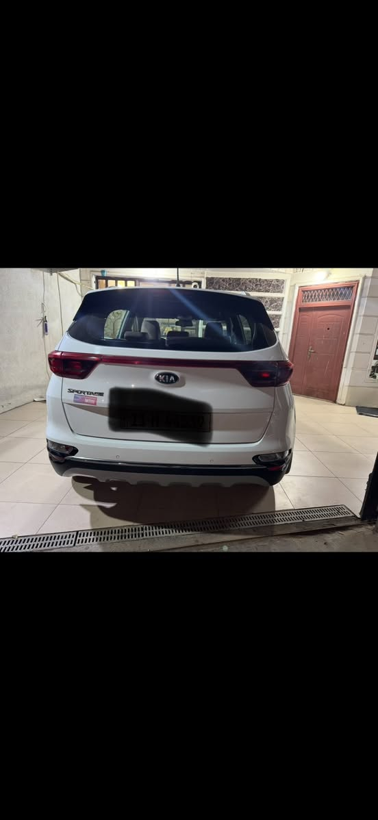السلام عليكم
كيا سبورتج موديل ١٩ ماشيه ٦٩
مواصفات السياره
بصمه ابواب وتشغيل
كشنات جلد والكشنات الاماميه كهرباء
تبريد قطعتين منفصل
المرايه الوسطيه تعتيم
٥ ويل كب والحجم ١٩ 
مري شفط واشاره بالمري
هاند بريك بصمه
حساس امامي خلفي
تحكمات ستيرن جهتين
السونار مرفق مع الصور 
السعر ٢٠٦ وبيها مجال
مكانها بغداد السيديه
***********
