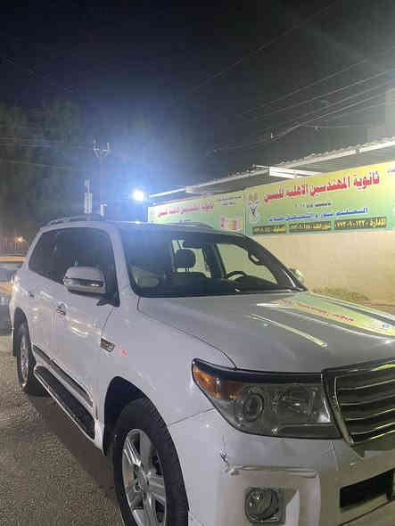 السلام عليكم لاندكروز 2008 محدث 2015 سياره جاهزه من كل نواحي بيها قطع صبغ ابيع حزام قماره تكم مكفوله مكاني بغداد 237 ورقه بيها مجال ***********
