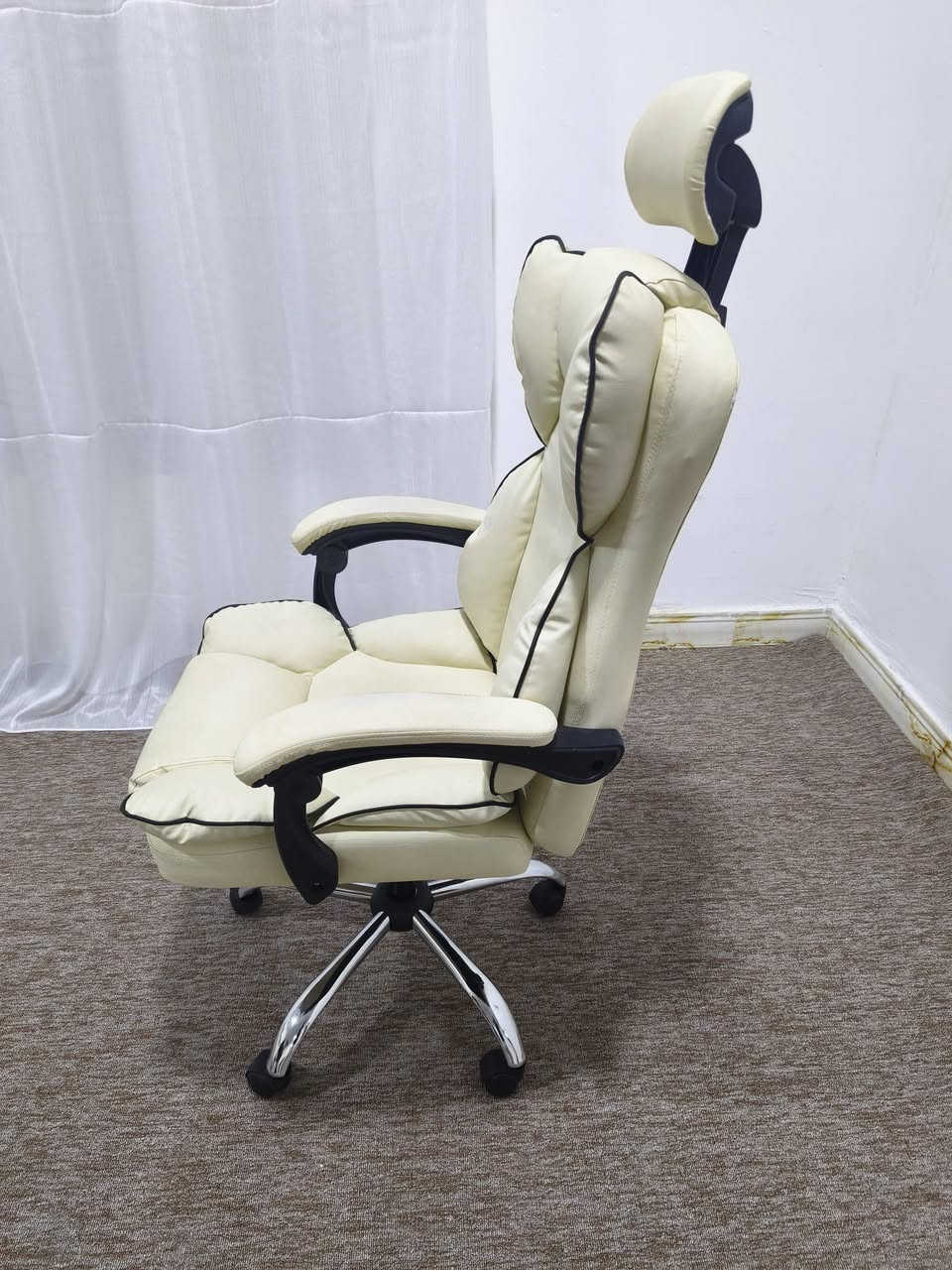 للبيع  سعر١٠٠
مكاني بصرة
***********
